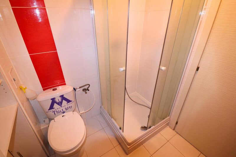 Metrou Nicolae Teclu la 8 minute, bloc 2016, etaj intermediar.